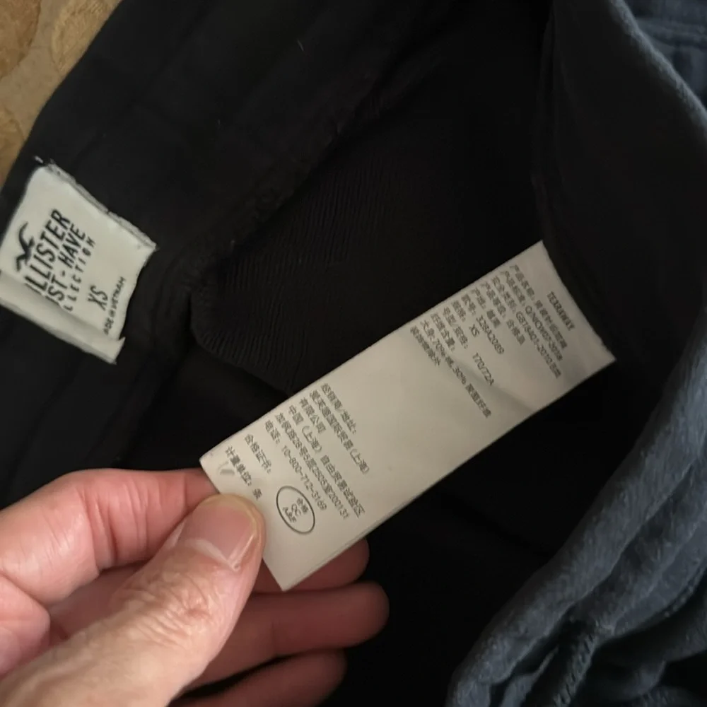 MEN’s Hollister Black 5” Sweat Shorts size XS (26-30) - Picture 6 of 6